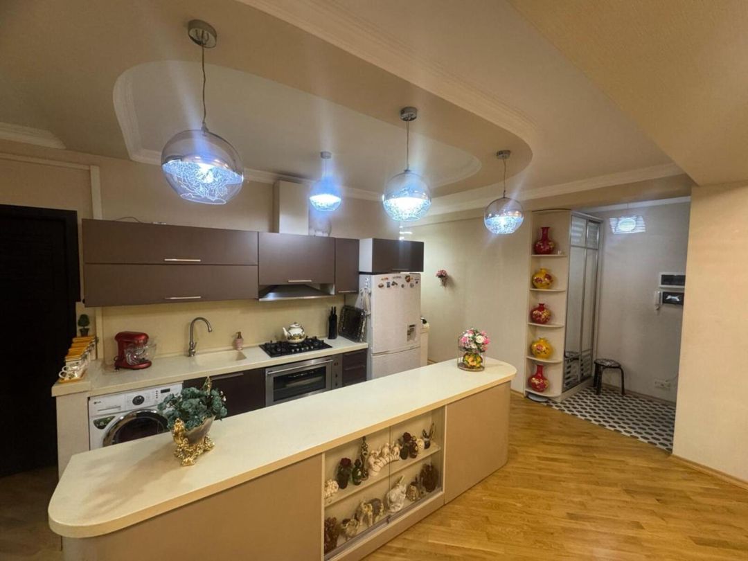 Satılır 4 otaqlı yeni tikili 200 m² — Mənzil, Bakı (5)