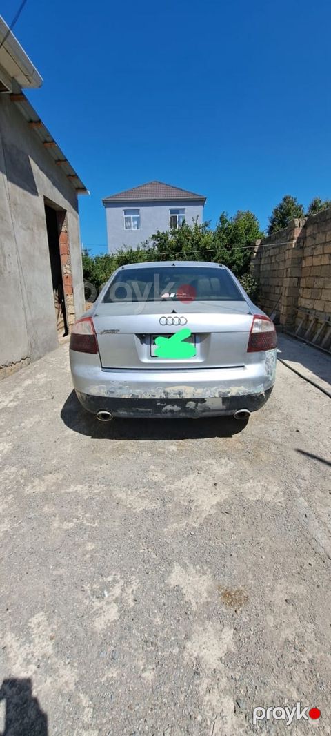Audi A4 sedan - Kuzov: gümüşü rəng, 4 qapı, ikiqat çıxışlı egzoz -