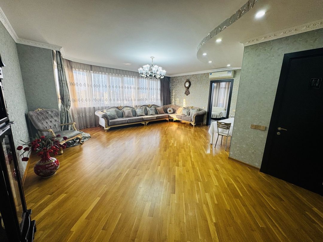 Satılır 4 otaqlı yeni tikili 200 m² — Mənzil, Bakı (5)