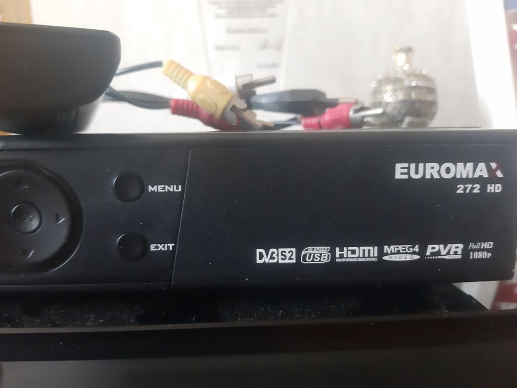 Paket satılır: peyk anten sistemi + HD tuner Məhsul tərkibi: - 60 — TV və Video, Digah (3)
