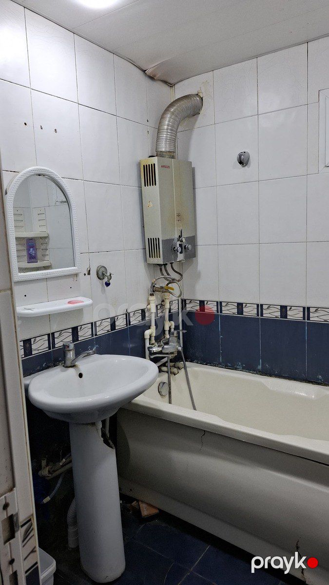 İcarəyə verilir 2 otaqlı köhnə tikili 63 m² — Mənzil, Bakı (5)
