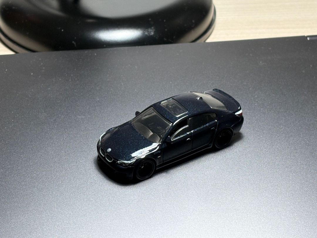 Hotwheels Premium 2010 BMW M5 modeli — Bakı