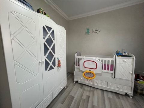 Usaq otagi mebeli 400 azn tecili satilir hec bir prablemi yoxdu yaxsi