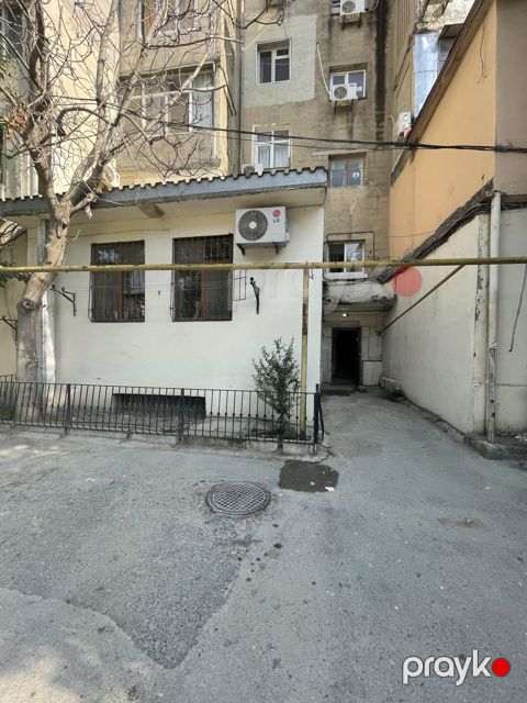 Satılır 3 otaqlı köhnə tikili 85 m²