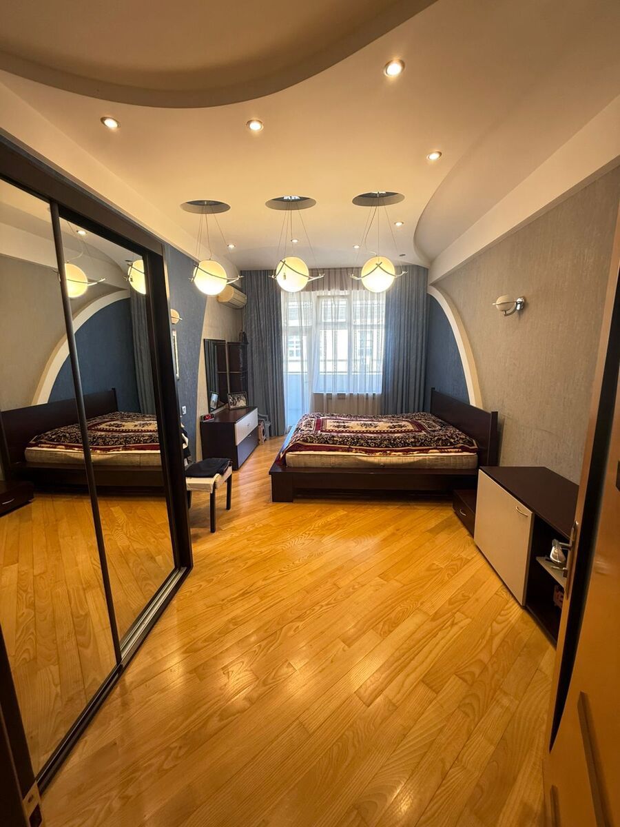 Satılır 5 otaqlı yeni tikili 286 m² — Mənzil, Bakı (10)