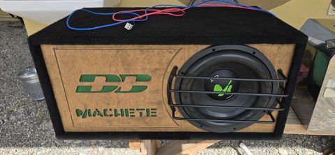 Deaf Bonce Machete sabvufer sistemi, portlu qutu ilə