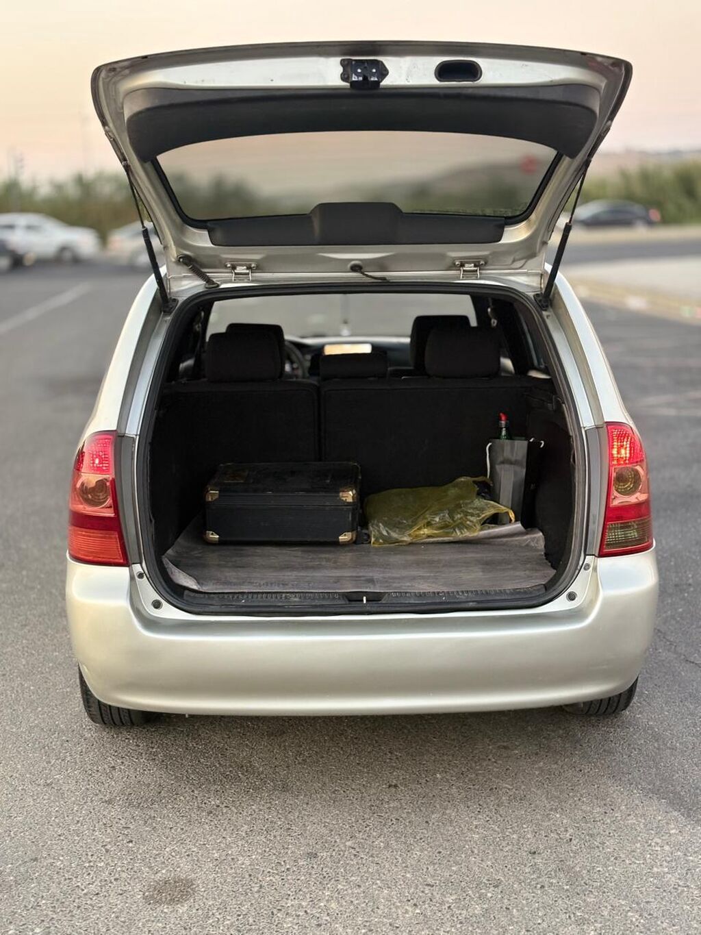 Toyota Corolla: 1.4 l | 2006 il Universal — Avto, Qobu (9)