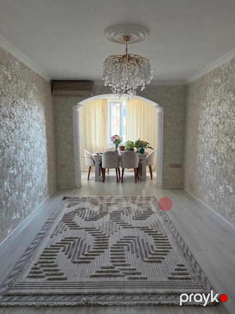 Satılır 3 otaqlı köhnə tikili 80 m²