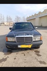 Mercedes 190 — Avtomobil