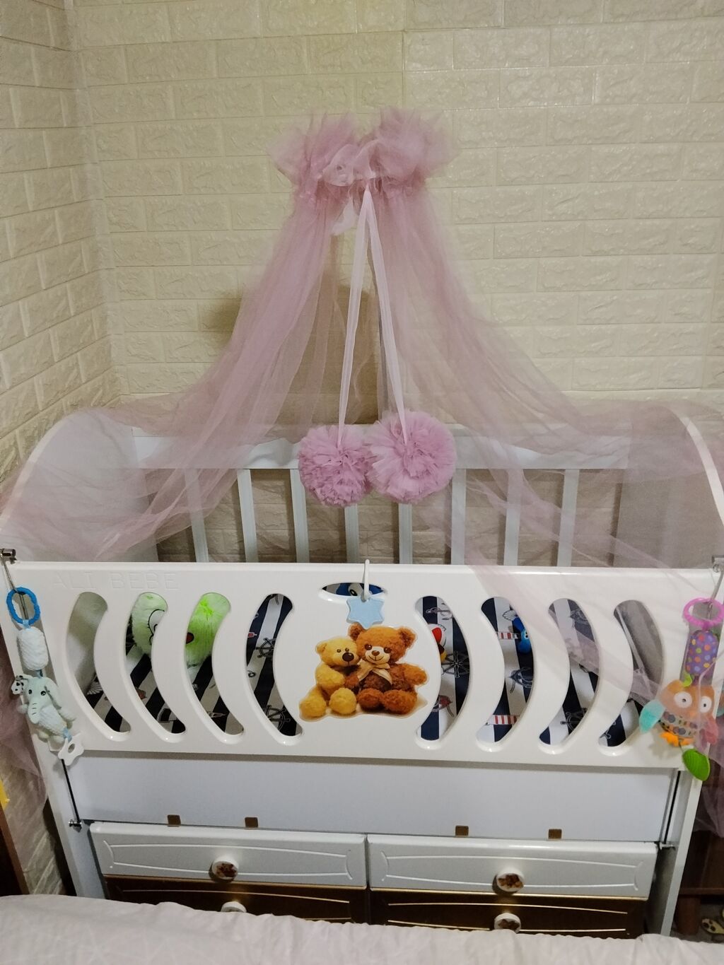 Uşaq beşiyi - işlənmiş, matras ilə — Bəşikləri, Bakı (2)