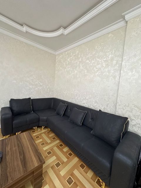 Divan satılır 490₼. Açılır bazası var.Ünvan razin. 4144. Fatimə99 E
