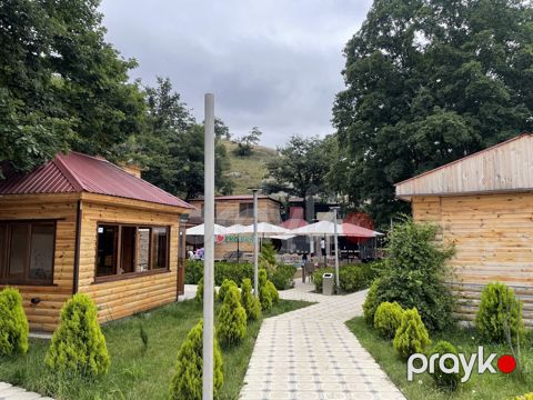 Satılır obyekt 200 m²