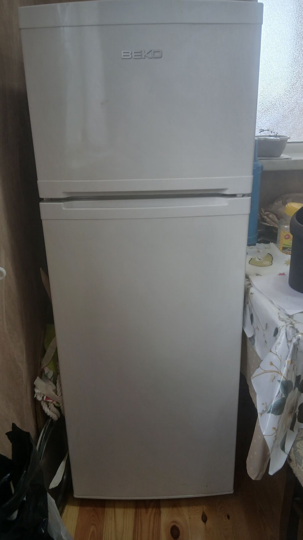 Beko iki qapılı soyuducu - ağ rəngdə