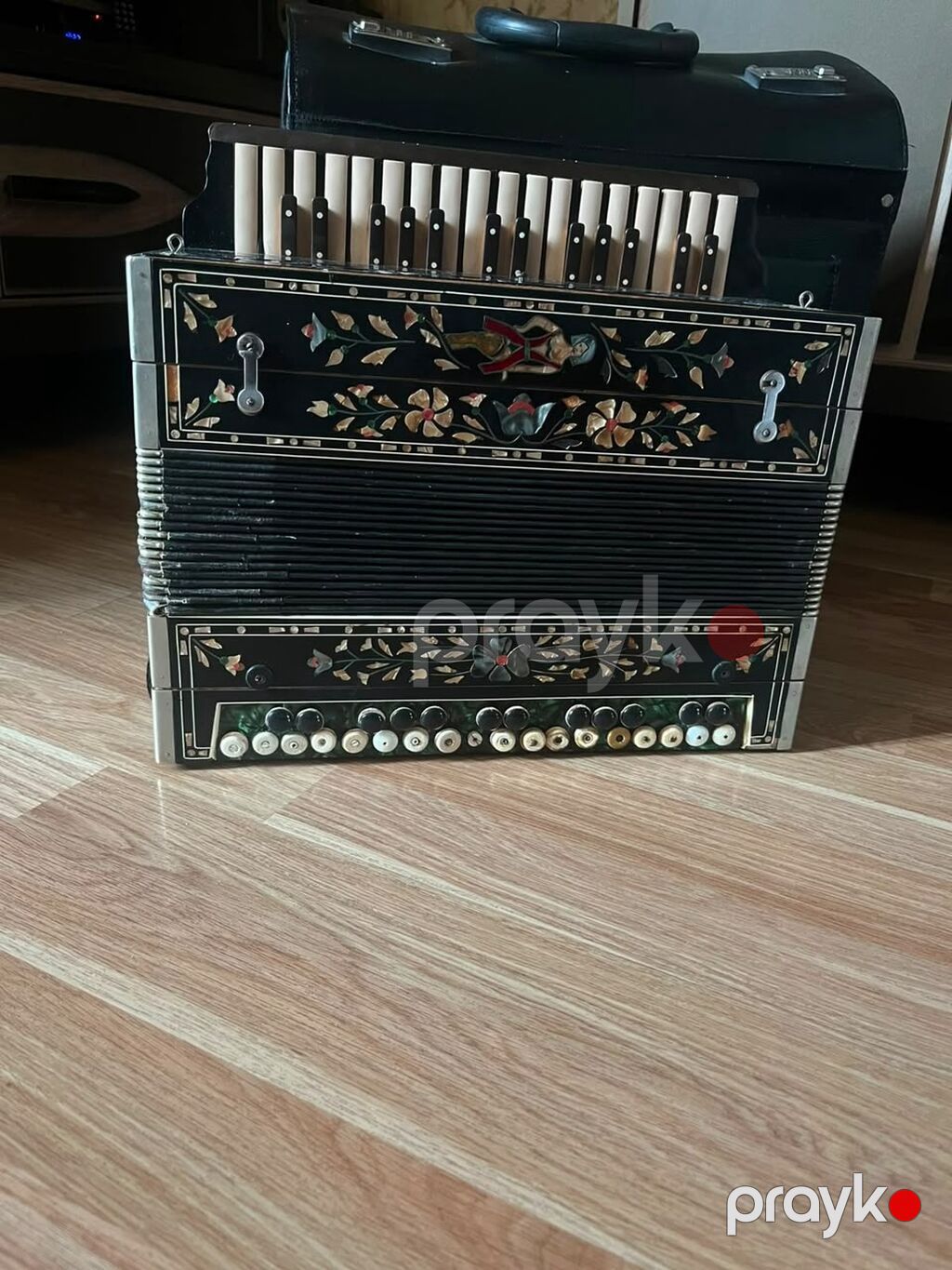 Akkordeon – dekorativ naxışlı, klaviş və bas düymələri ilə - Tip — Akkordeonlar, harmonilar, bayanlar, Bakı (2)