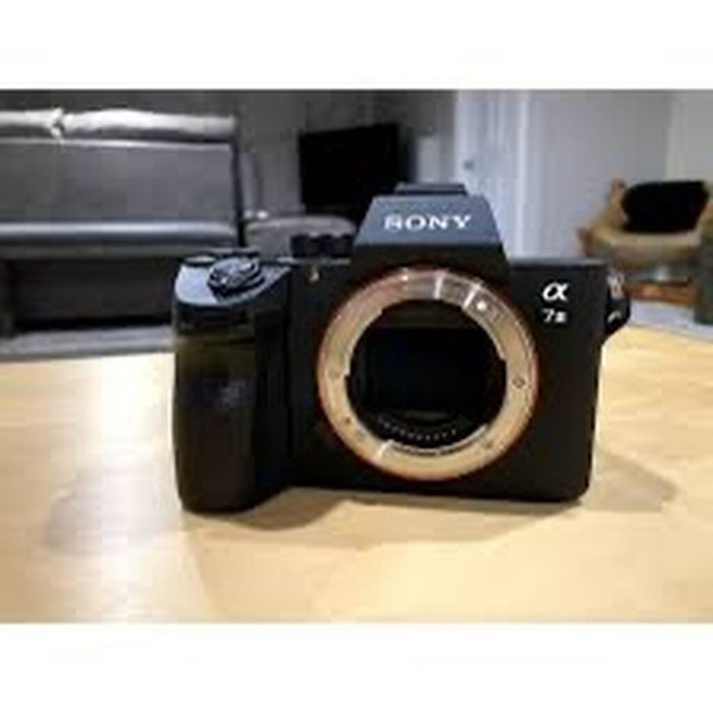 Sony Alpha a7 III (ILCE-7M3) gövdə - Tam kadr 24.2MP Exmor R BSI CMOS