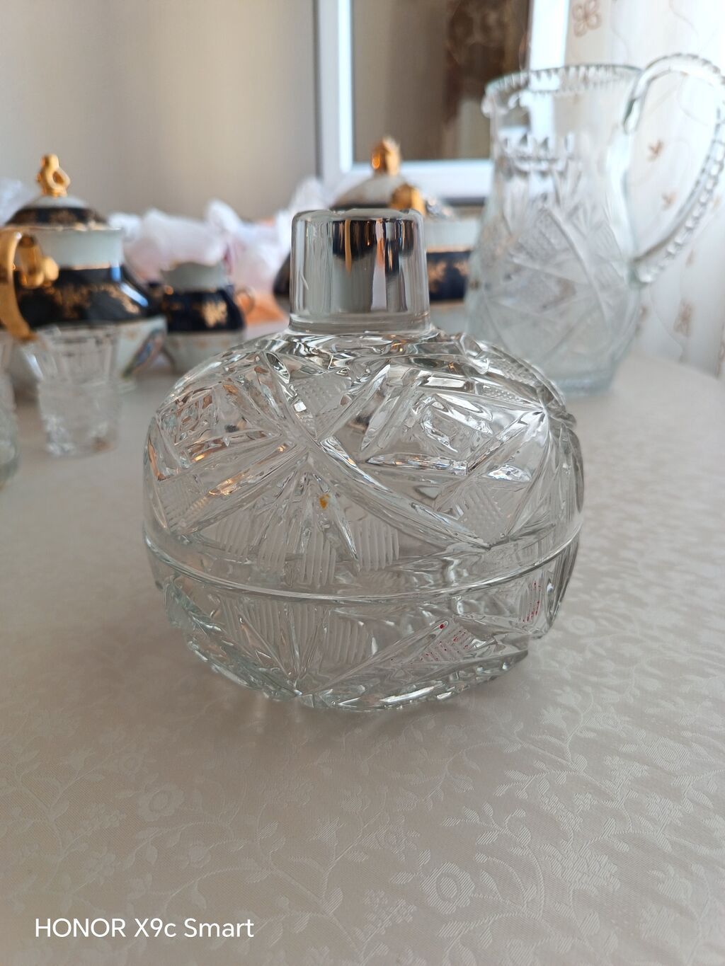 Kəsimli şüşə qab – qapaqlı - Material: qalın, şəffaf kəsimli şüşə - — Mallar, Bakı