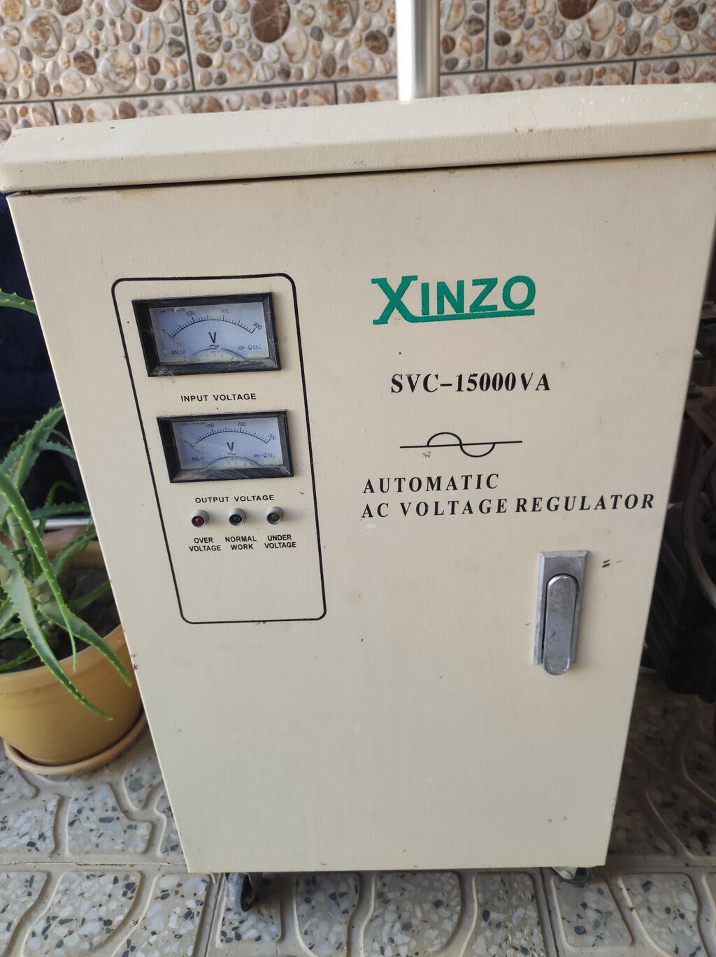 XINZO SVC-15000VA – Avtomatik AC Gərginlik Tənzimləyicisi — Mallar, Pirəkəşkül (2)