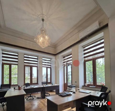 İcarəyə verilir 5 otaqlı ofis 150 m²