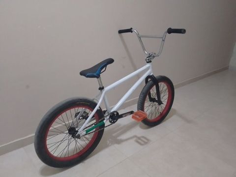 BMX velosiped - çərçivə: polad, 20" təkərlər, triklər üçün