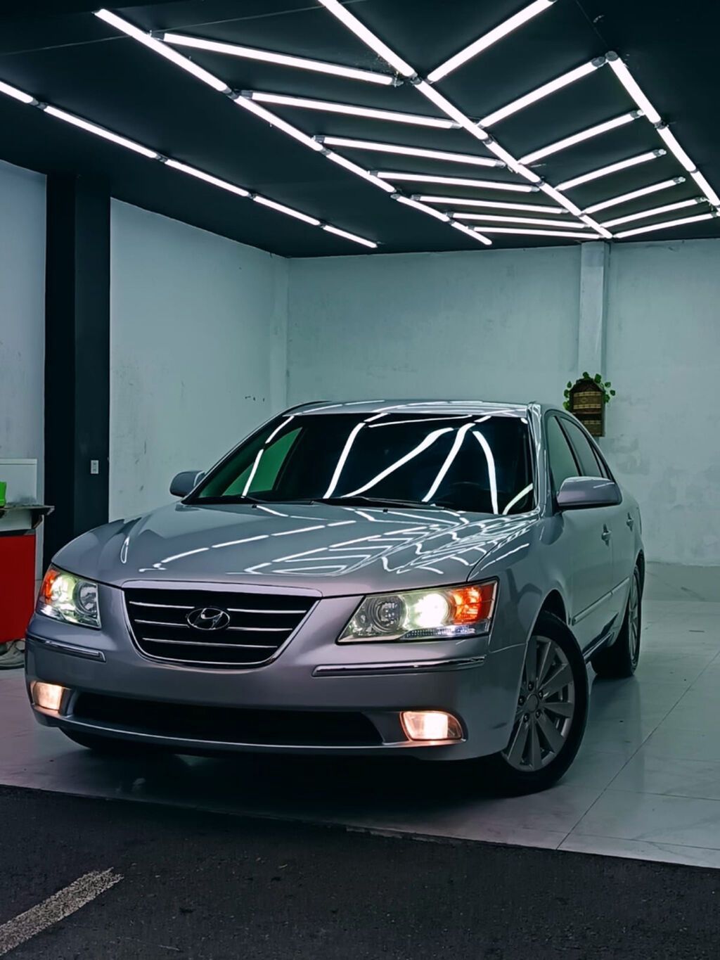 Hyundai Sonata: 2.4 l | 2008 il Sedan