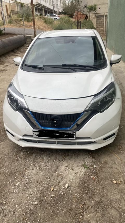 Nissan Note e-POWER, ağ rəng, 5 qapılı hatchback. Əsas xüsusiyyətlər