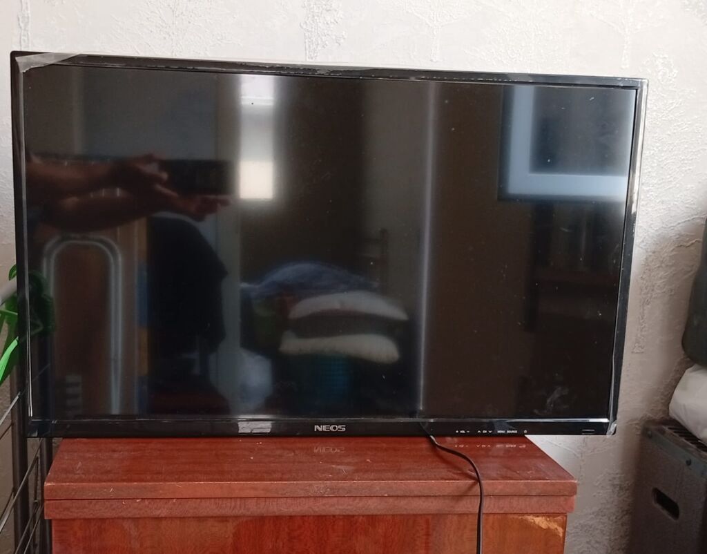 Xanim🥰 Neos smart televizor 82 ekran Qiymet 150 azn Unvan Hökməli — Televizorlar, Digah