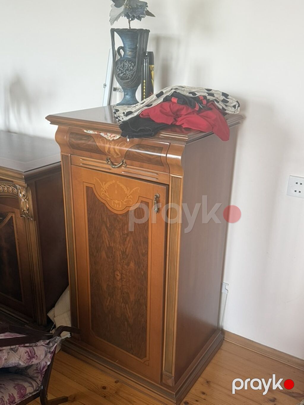 Klassik üslubda qonaq otağı üçün vitrin və bufet-drezuar dəsti — Mebel, Bakı (8)