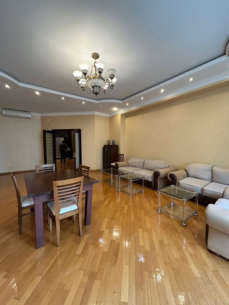 İcarəyə verilir 4 otaqlı yeni tikili 200 m² — Mənzil, Bakı (2)