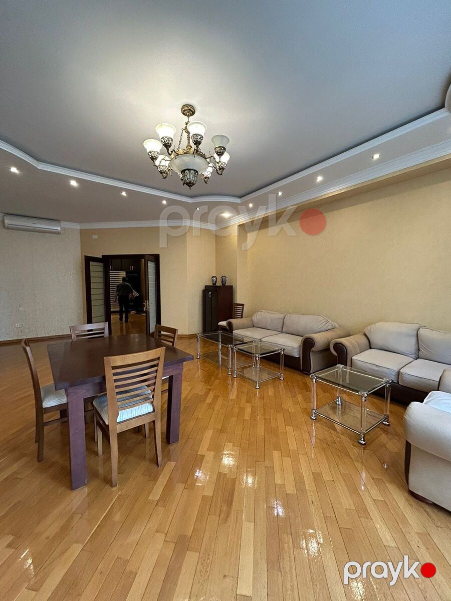 İcarəyə verilir 4 otaqlı yeni tikili 200 m² — Mənzil, Bakı (2)