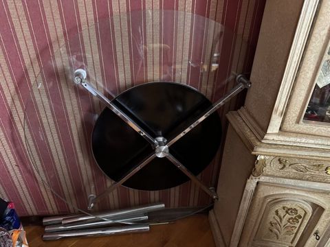 Əla vəziyyətdə şüşə ortası fırlananstol, üstü və metal karkas dəsti
