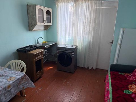 Sabunçu Rayonu.Bakıxanov qəsəbəsi.(Razin).Təmirli bir otaq,bir kuxna