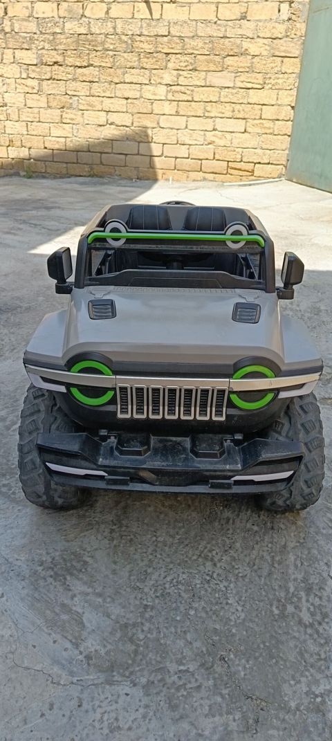 Uşaq elektrik maşını – off-road tipli jeep dizaynı Xüsusiyyətlər: - — Bakı