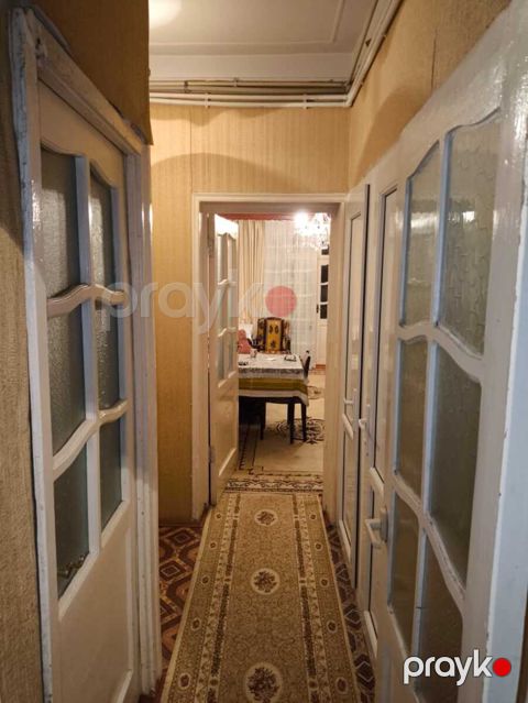 Satılır 2 otaqlı köhnə tikili 43 m²