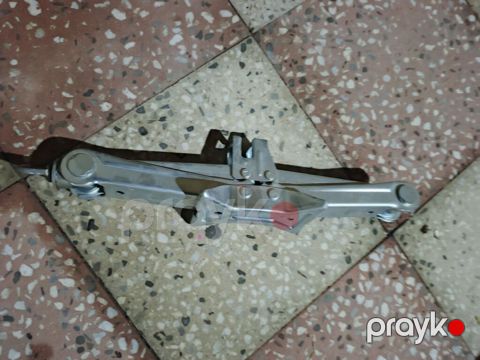 Toyota mexaniki “scissor jack” (domkrat) - Brend: TOYOTA (Wako Ind