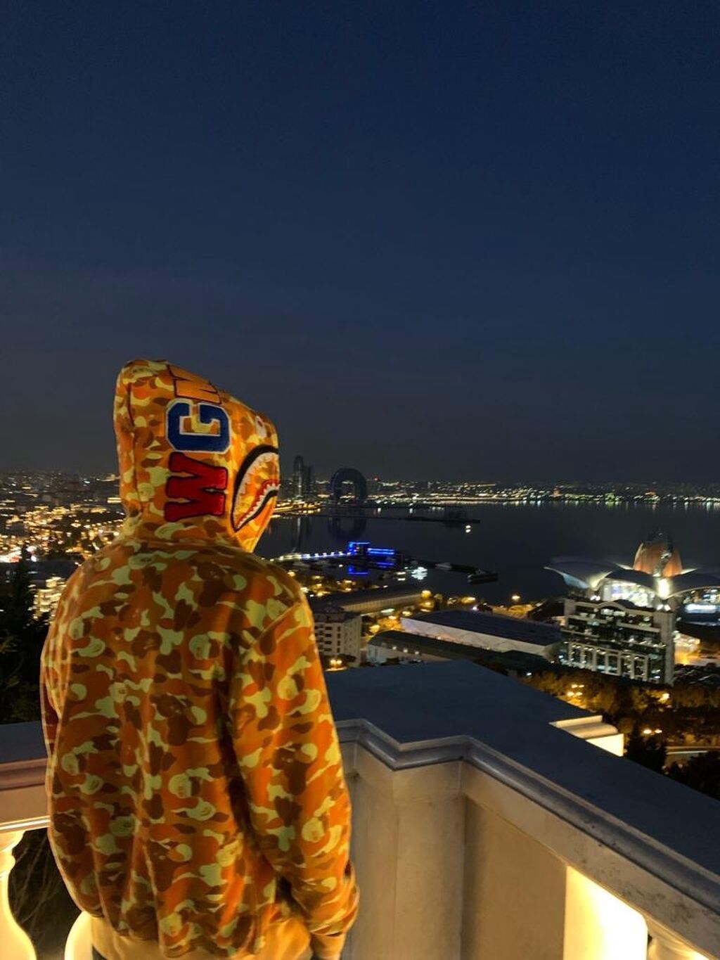BAPE Shark Hoodie – narıncı kamuflyaj TAM ORGİNALDİ 150 AZN ALINIB