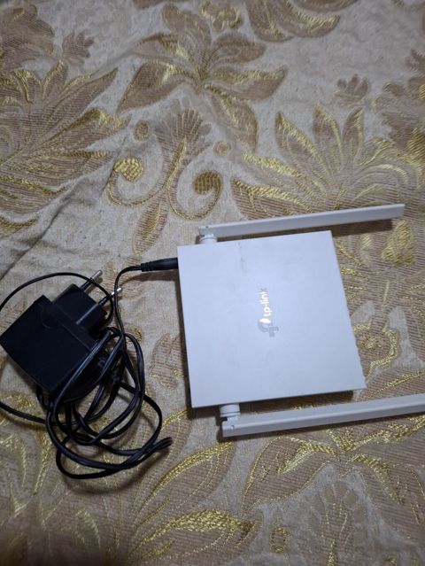 TP-Link simsiz şəbəkə cihazı – Wi‑Fi gücləndirici/akses point
