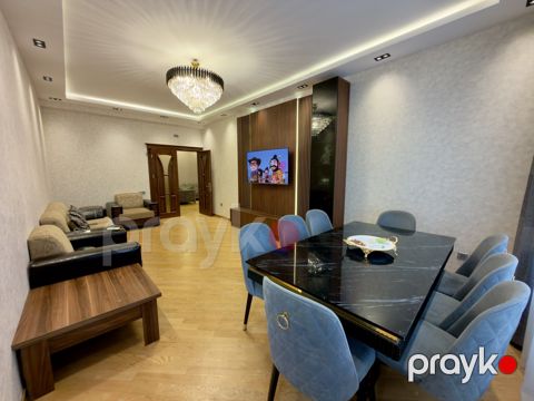 Satılır 4 otaqlı yeni tikili 160 m²
