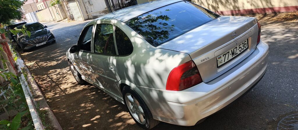 Opel Vectra: 1.8 l | 2001 il 317000 km Sedan — Avtomobillər, Bakı (9)