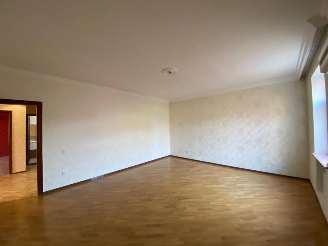 Satılır 6 otaqlı həyət evi/bağ evi 320 m² — Ev, villa, Bakı (11)