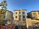 Satılır 8 otaqlı həyət evi/bağ evi 300 m² — Недвижимость
