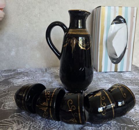Qara keramika qraf və 5 əd stəkan — dekorativ keramika