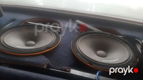 Soundmax avtomobil akustikası – arxa rəfdə quraşdırılmış 2 ədəd