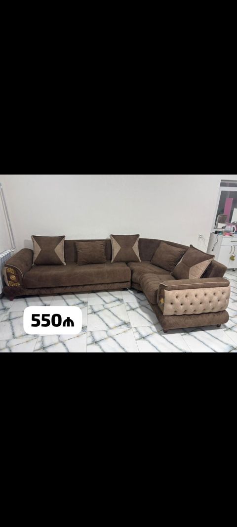 Künc divan — işlənmiş, açılan, bazalı