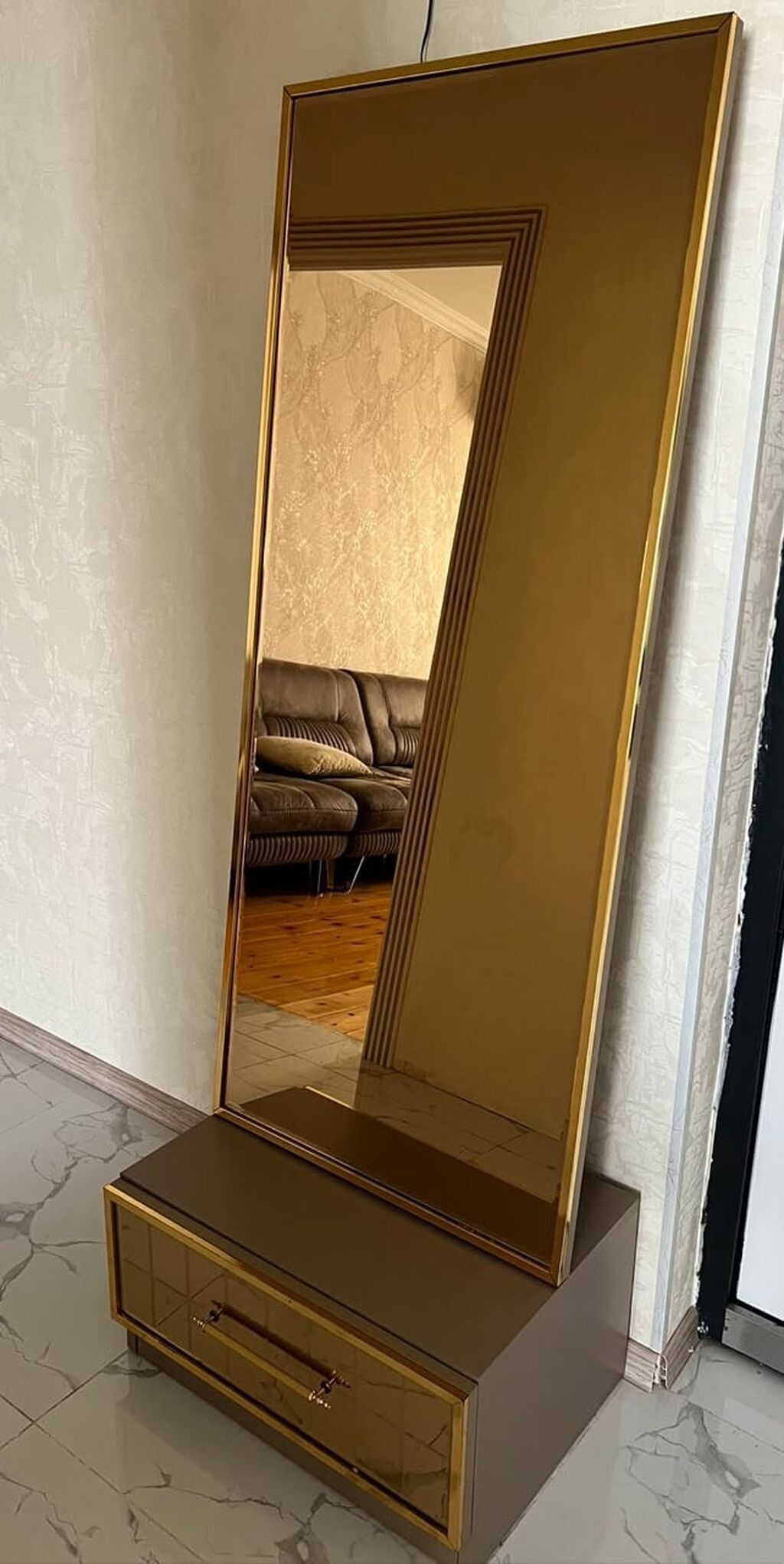Endirim!!! Boy guzgusu 110azn. Unvan 8ci km. (VOSMOY). *N17 — Mebel, Bakı