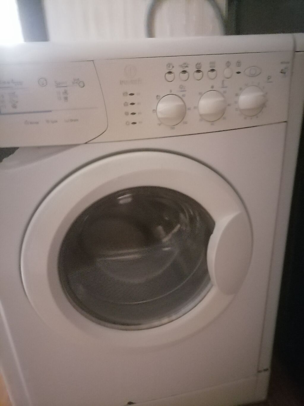 Indesit ön yükləməli paltaryuyan maşın. İşlənmiş. Sliv işləmir ancaq — Paltaryuyan maşınlar, Bakı (3)
