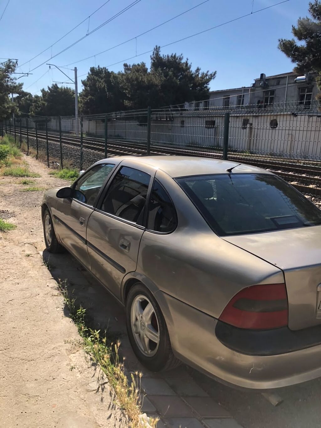 Opel Vectra: 2 l 1998 il 350000 km Sedan 99-CF-761 — Avtomobillər, Bakı (4)