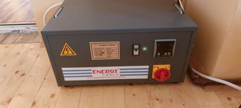 Energy Tesla servo tipli gərginlik stabilizatoru satılır. Qurğu AC