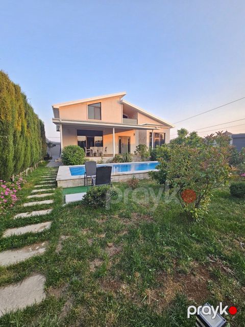 Satılır 7 otaqlı həyət evi/bağ evi 350 m²