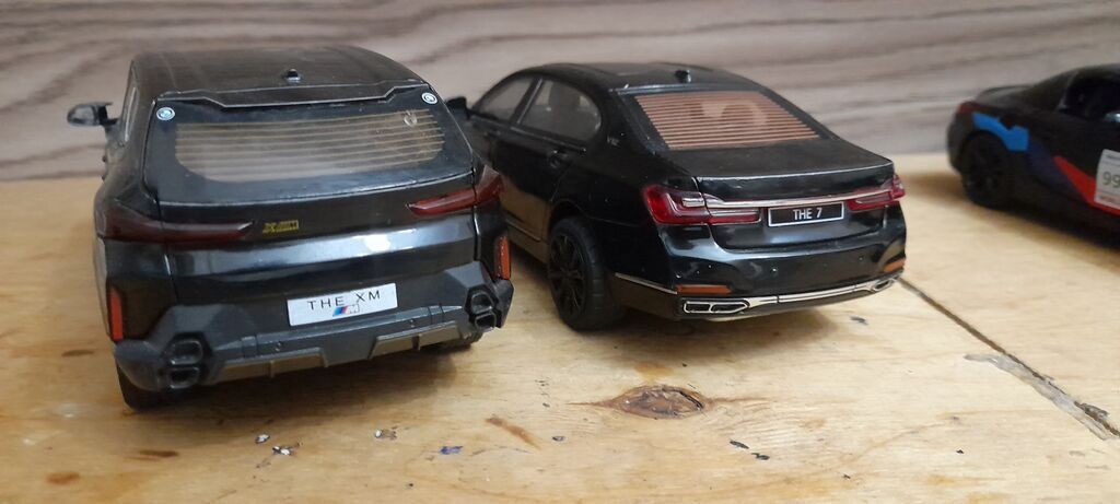 Bmw 1:24 Ölçü 2sinin Qiyməti 25₼ dır Səsləri işıqları işləyir hər — Mallar, Bakı (2)