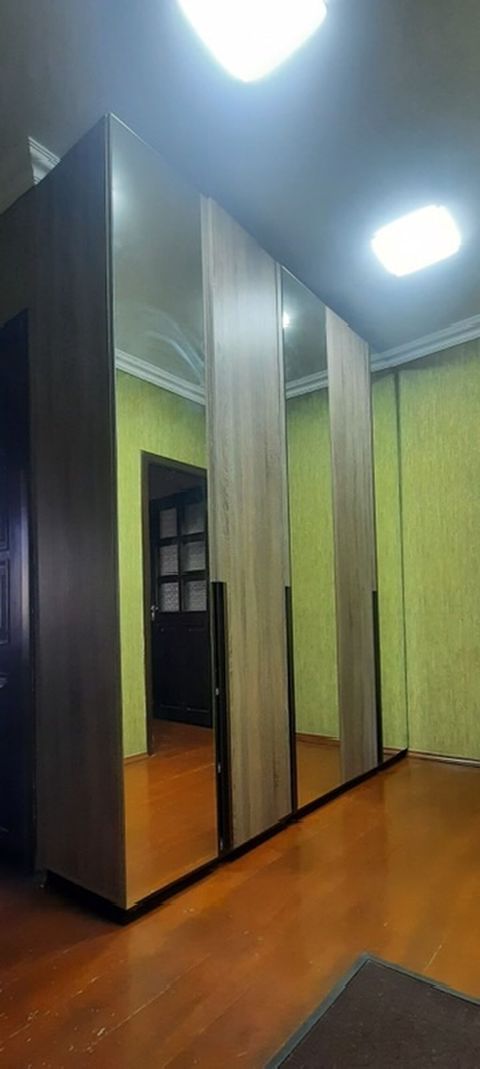 İşlənmiş, 4 qapılı, Güzgülü, Qəhvəyi, Kupe, Düz dolab